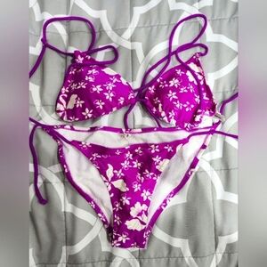 Series Swim Set worn only once, both top and bottom are M